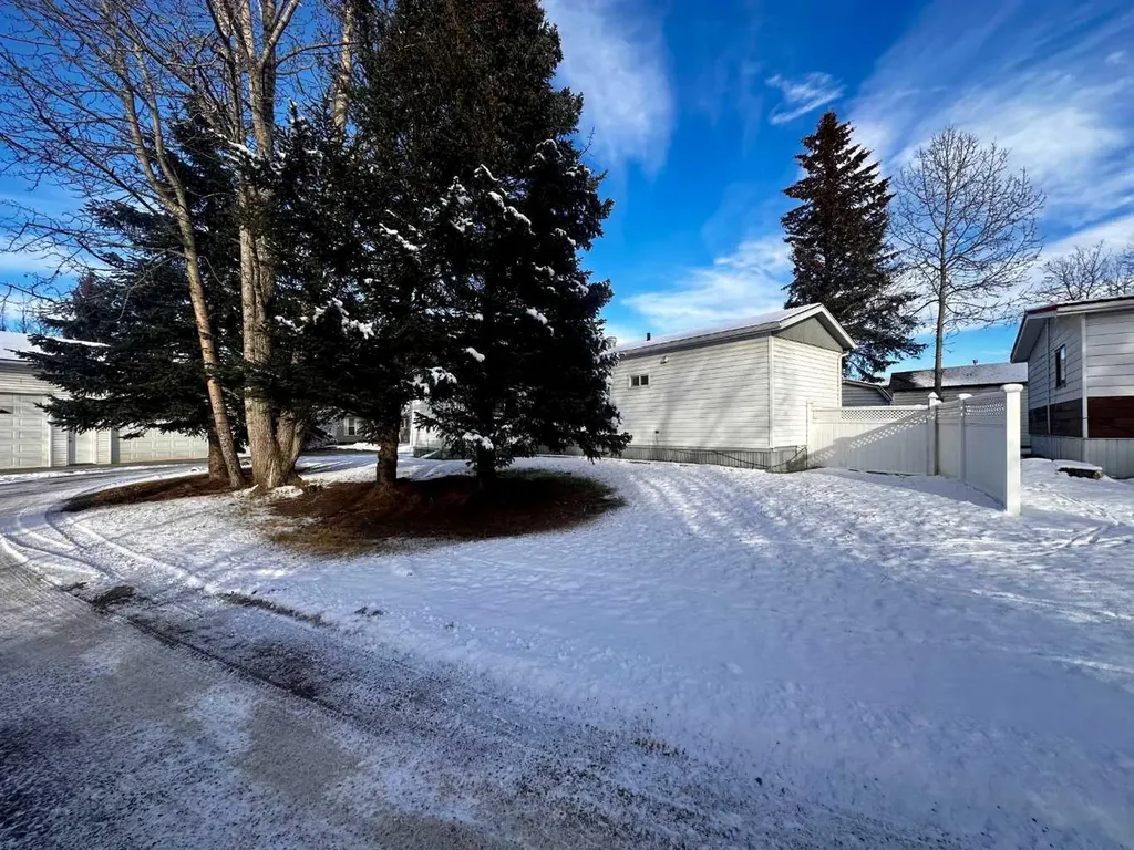 700 Carmichael Lane Hinton AB T7V 1S9