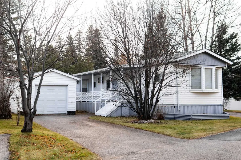 700 Carmichael Lane Hinton AB T7V 1S9