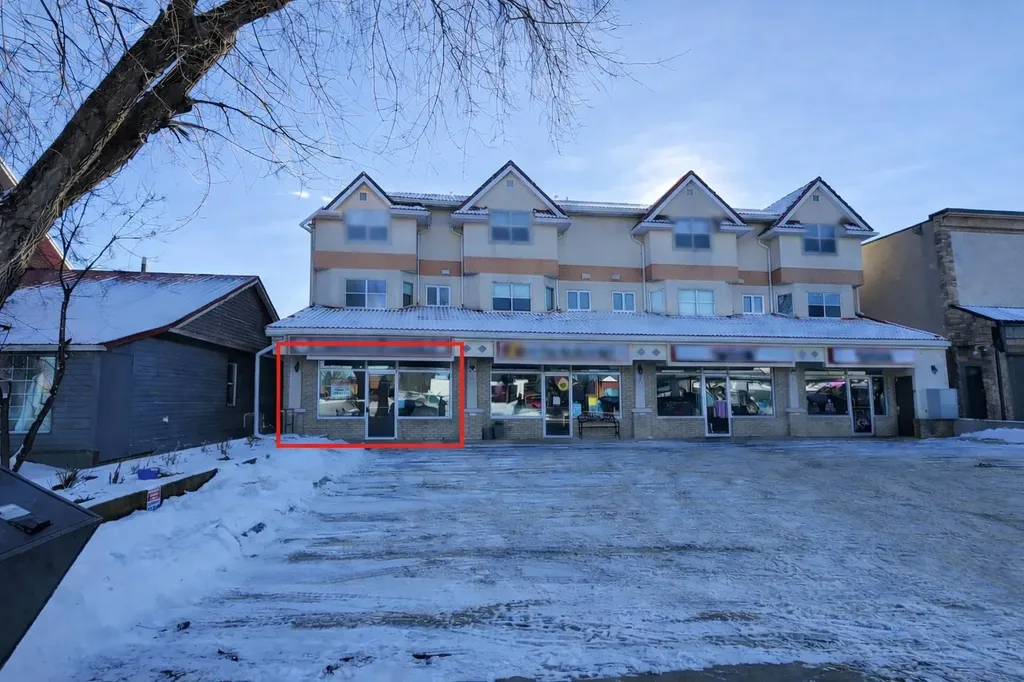 227 3 Avenue Strathmore AB T1P 1N7