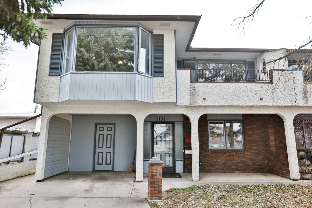 1108 10 Avenue N Lethbridge AB T1H 1K1