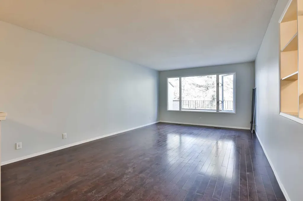 1108 10 Avenue N Lethbridge AB T1H 1K1