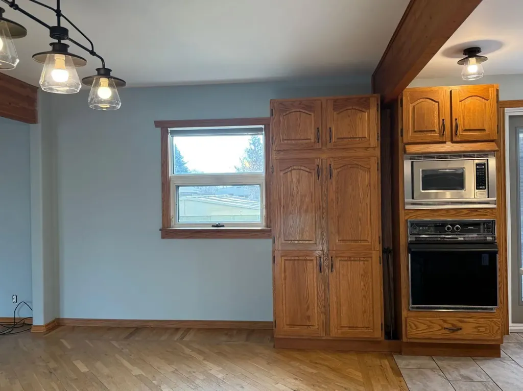 5109 46 Avenue Vermilion AB T9X 1Y1