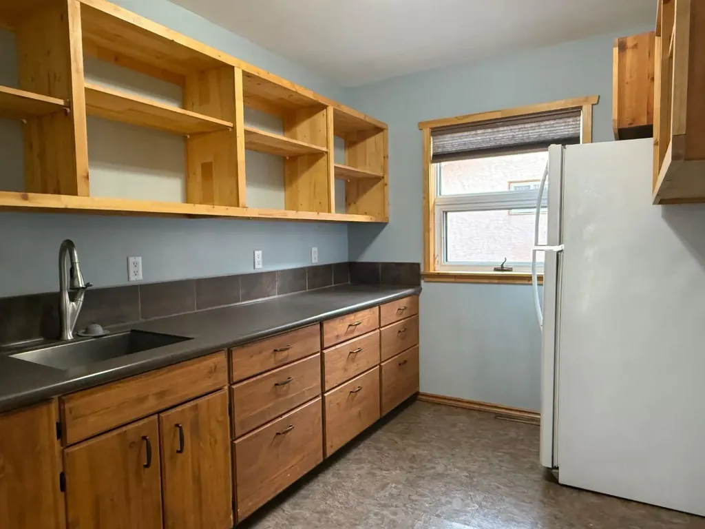 5109 46 Avenue Vermilion AB T9X 1Y1