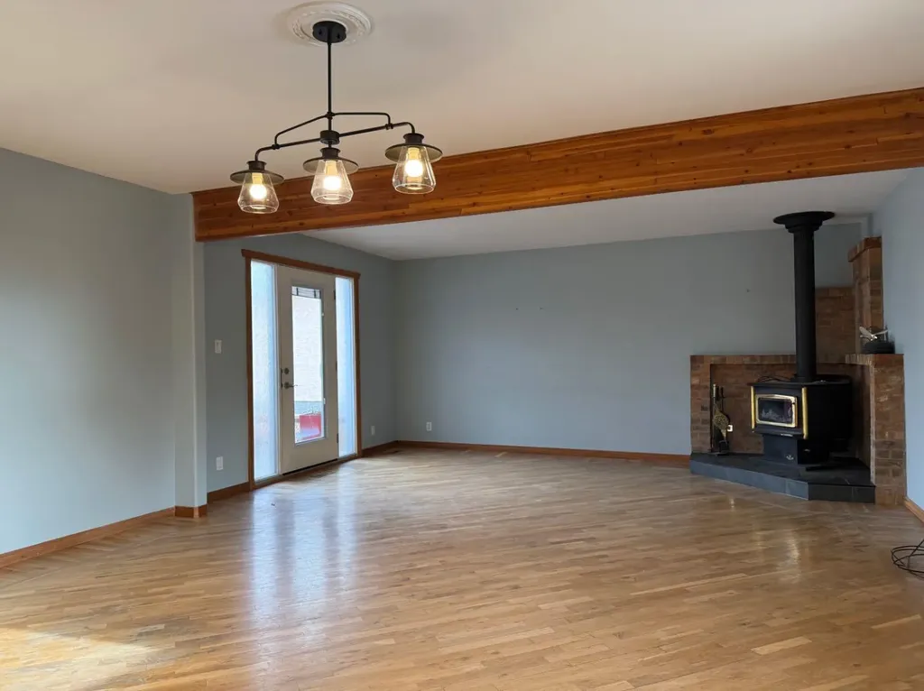 5109 46 Avenue Vermilion AB T9X 1Y1