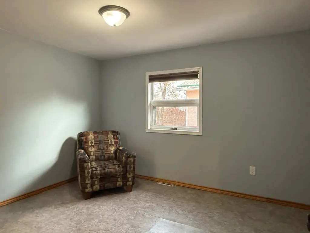 5109 46 Avenue Vermilion AB T9X 1Y1