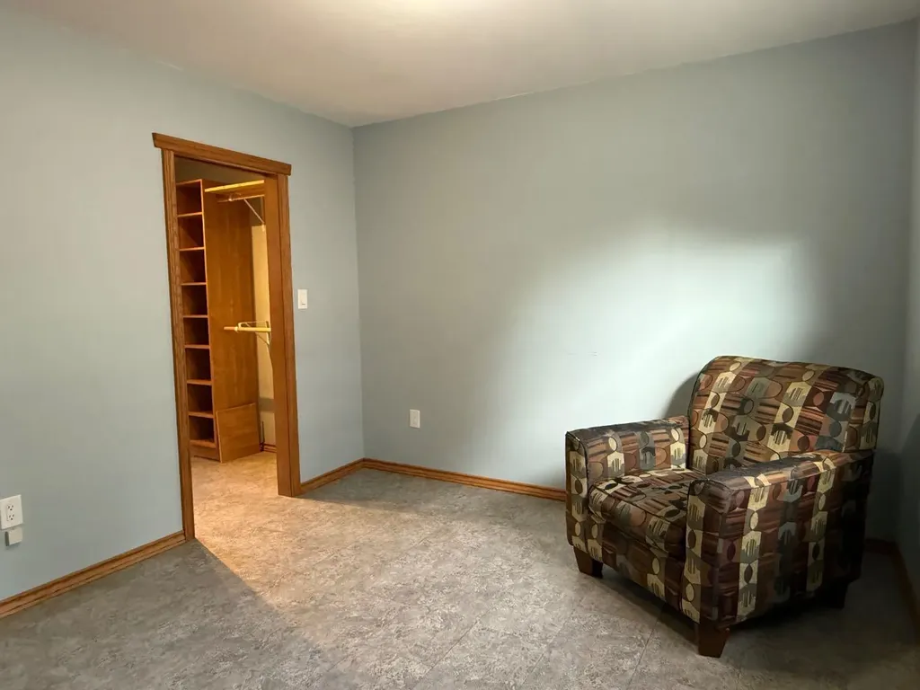 5109 46 Avenue Vermilion AB T9X 1Y1