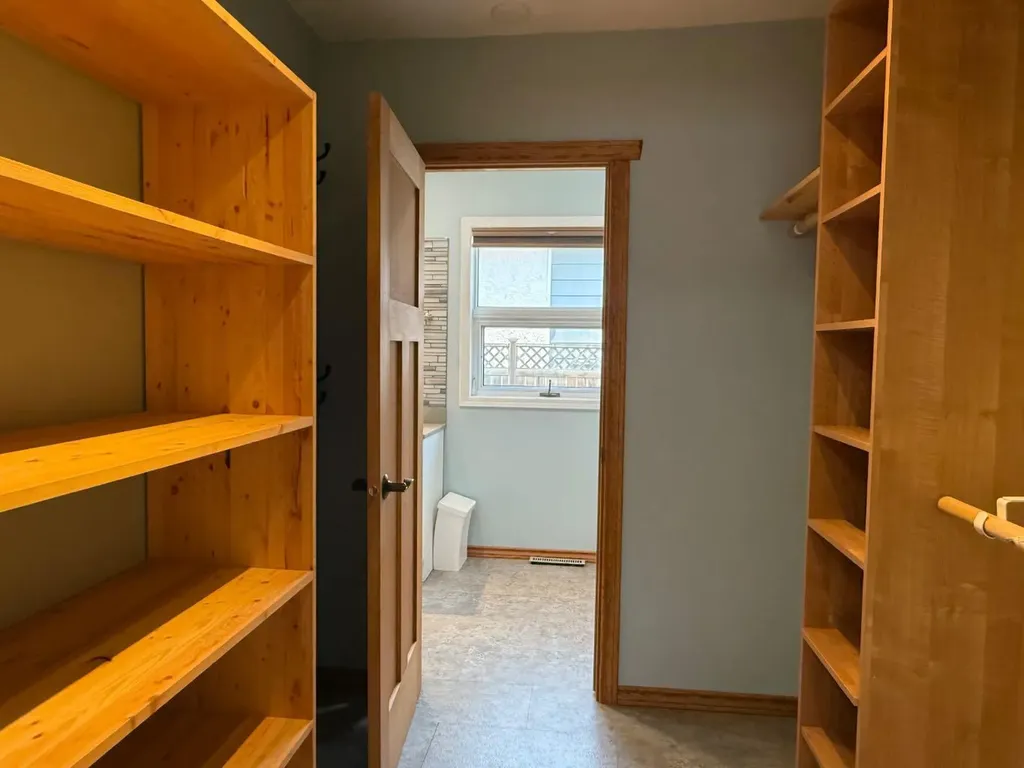 5109 46 Avenue Vermilion AB T9X 1Y1