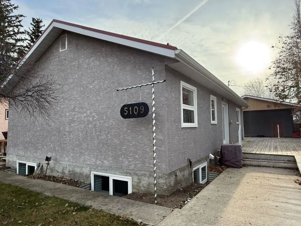 5109 46 Avenue Vermilion AB T9X 1Y1