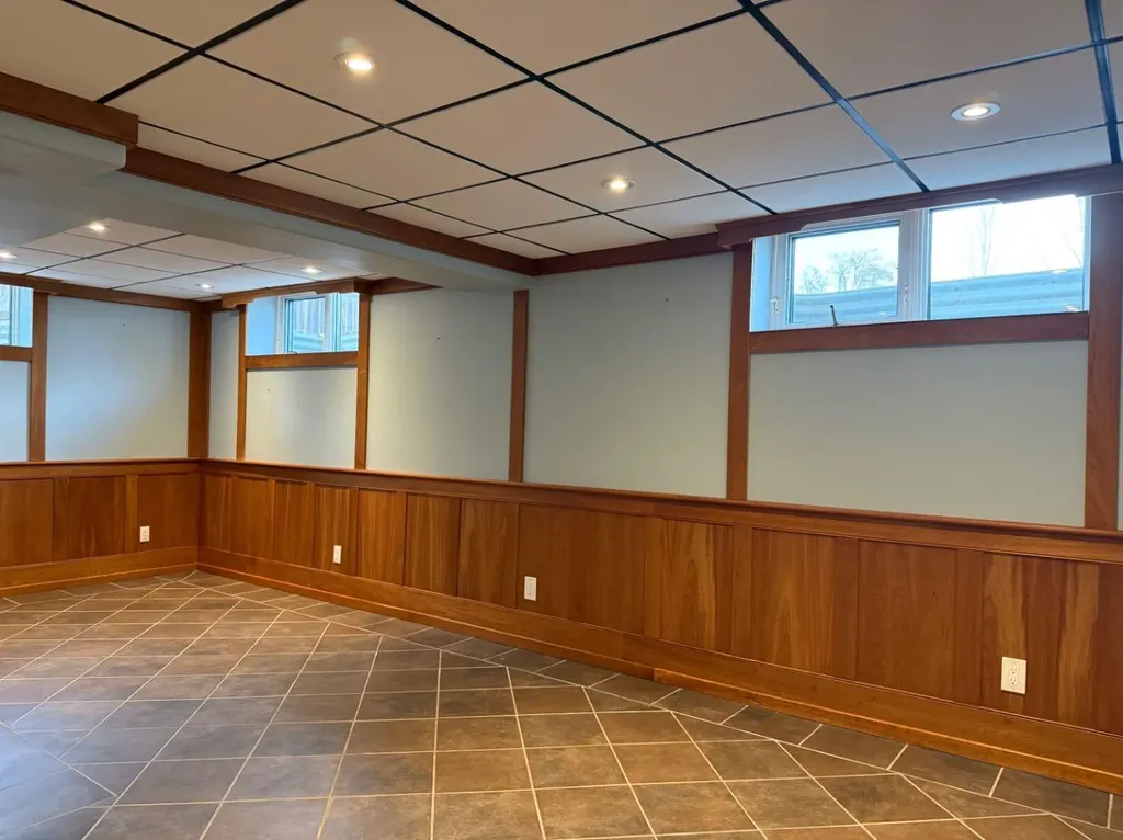 5109 46 Avenue Vermilion AB T9X 1Y1