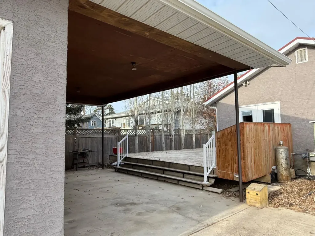 5109 46 Avenue Vermilion AB T9X 1Y1