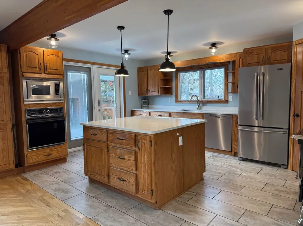 5109 46 Avenue Vermilion AB T9X 1Y1