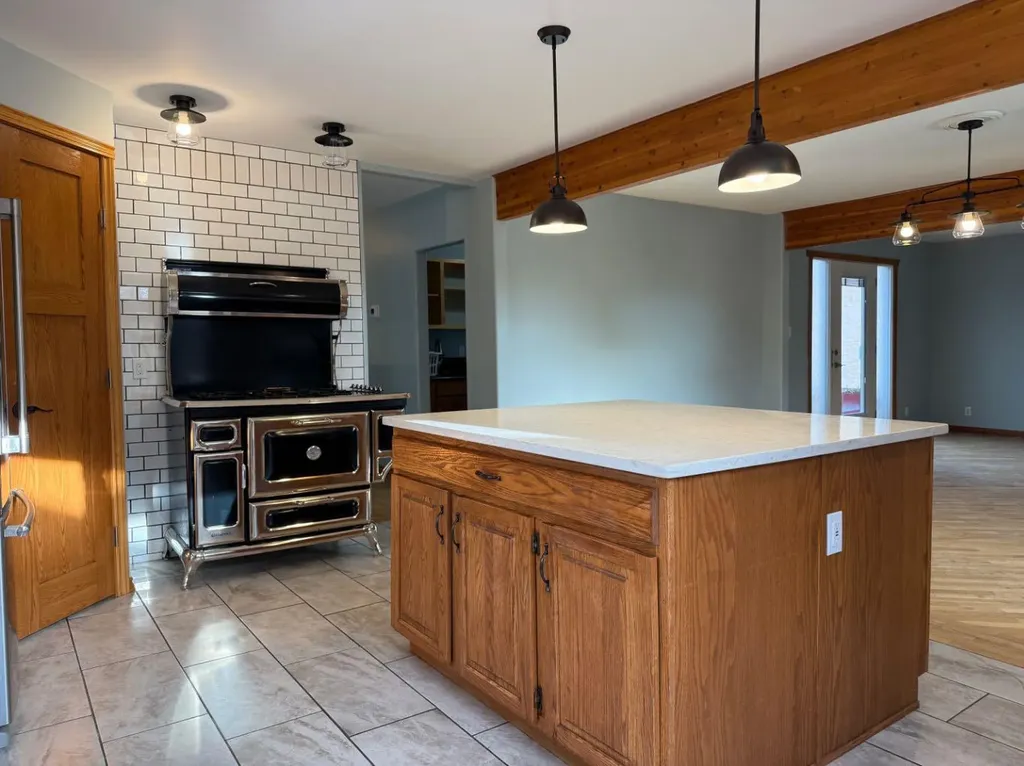 5109 46 Avenue Vermilion AB T9X 1Y1