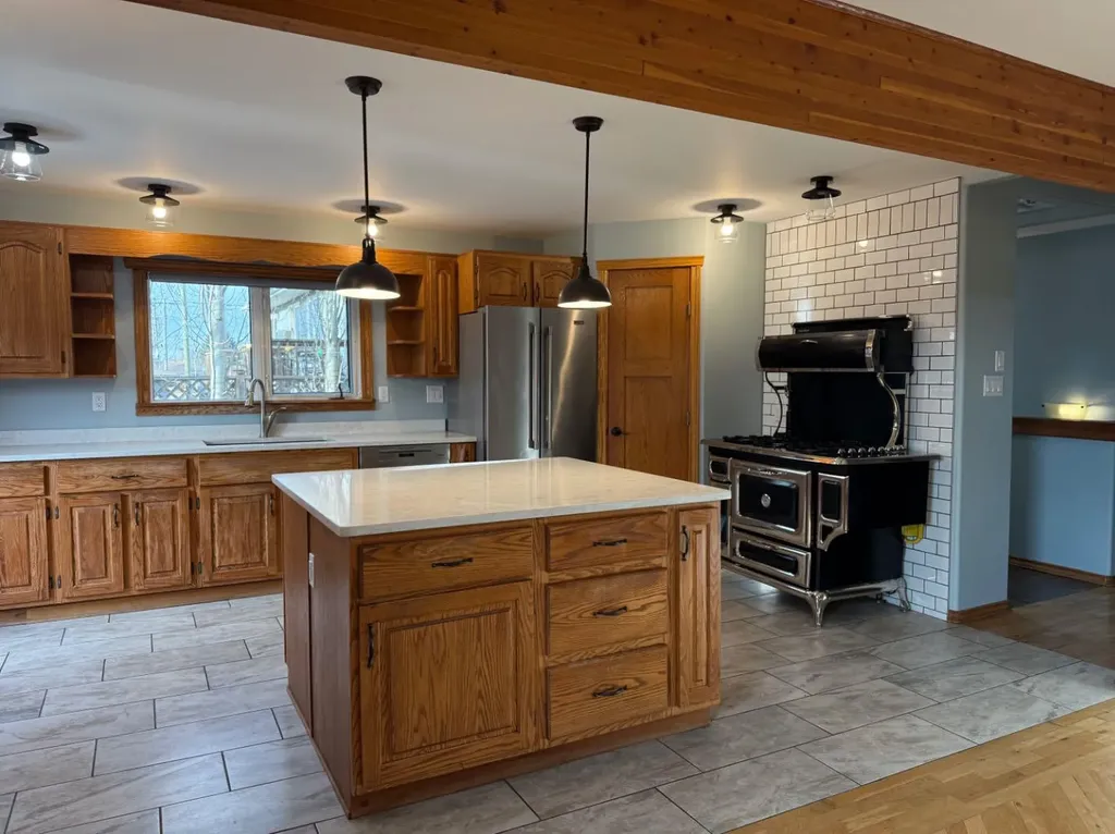 5109 46 Avenue Vermilion AB T9X 1Y1