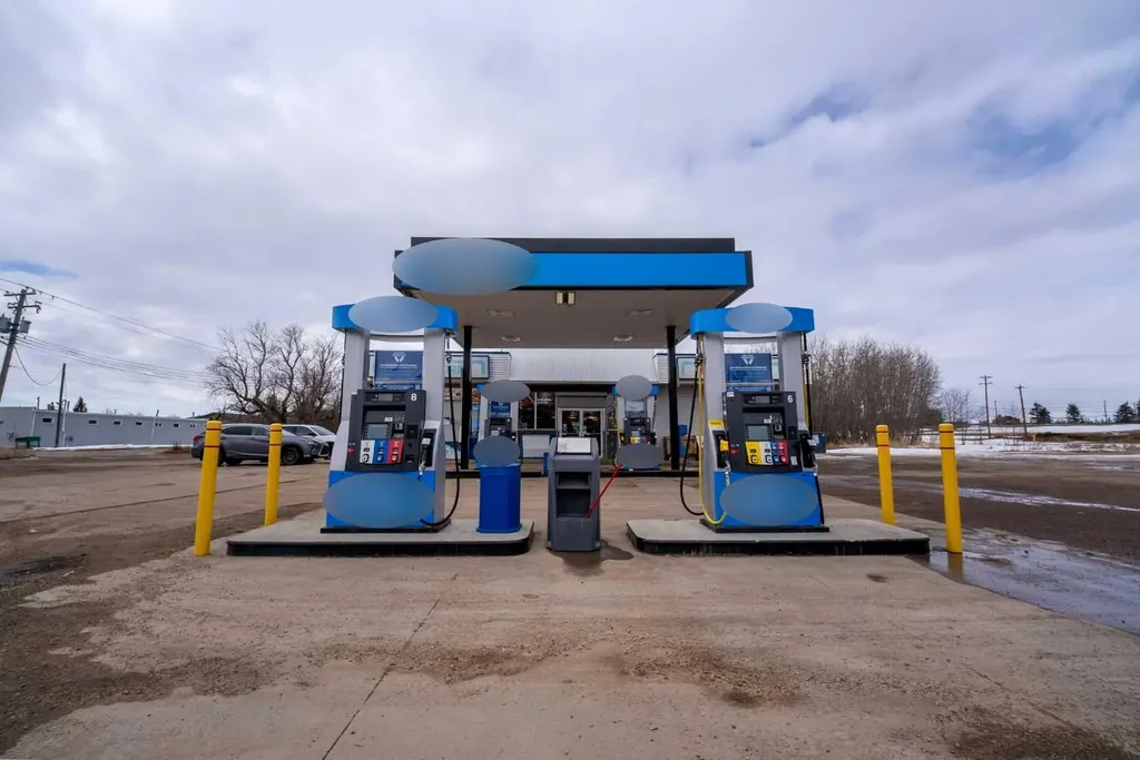 5702 2a Highway Ponoka AB T4J 1M1