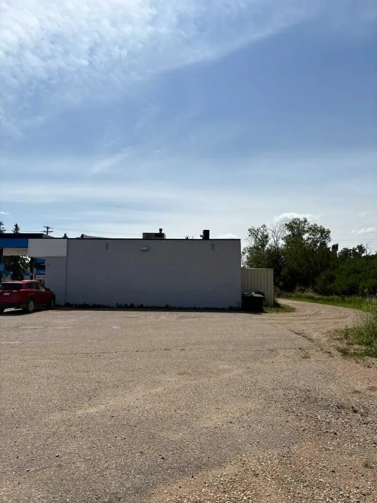 5702 2a Highway Ponoka AB T4J 1M1