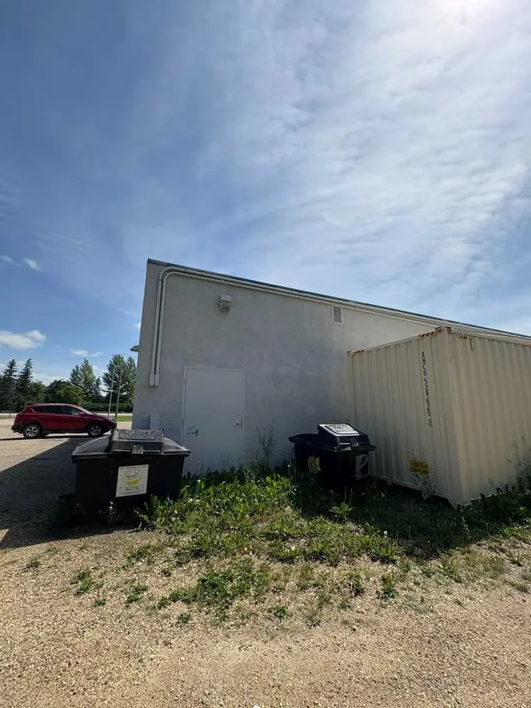 5702 2a Highway Ponoka AB T4J 1M1