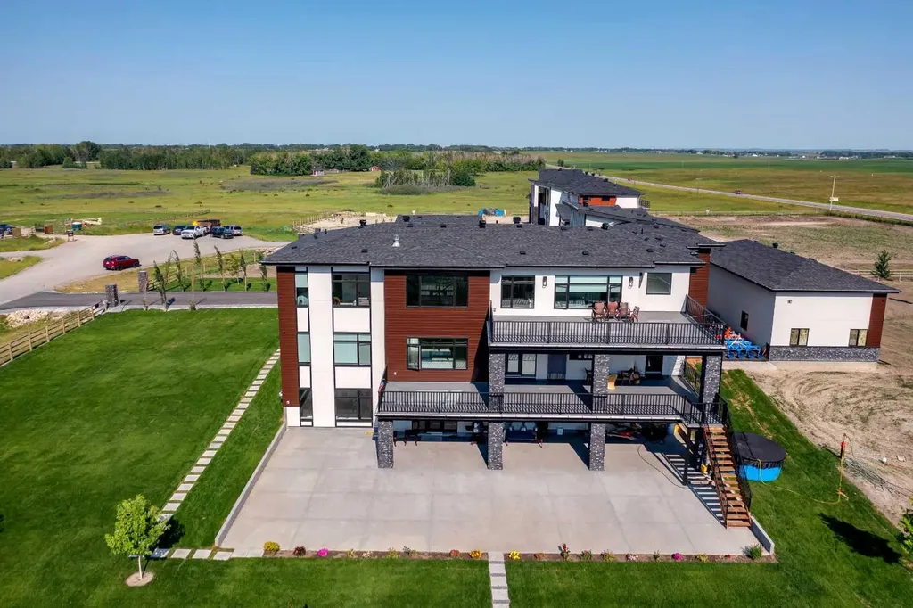 48017 Harvest Lane E Rural Foothills County AB T1S 3R6