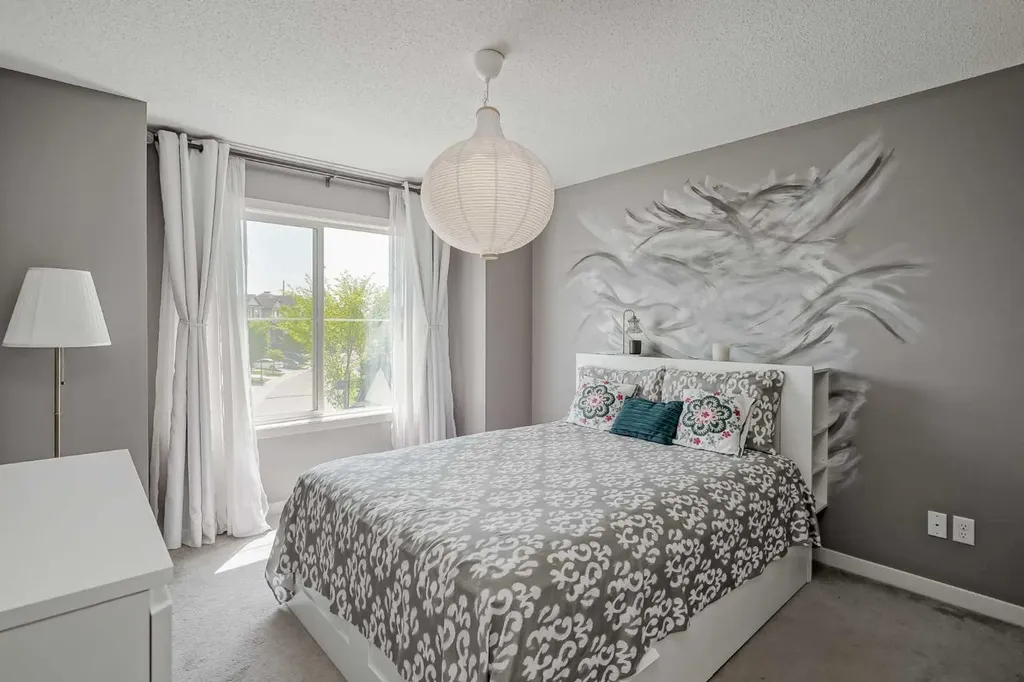 313 Copperpond Landing SE Calgary AB T2Z 1G6