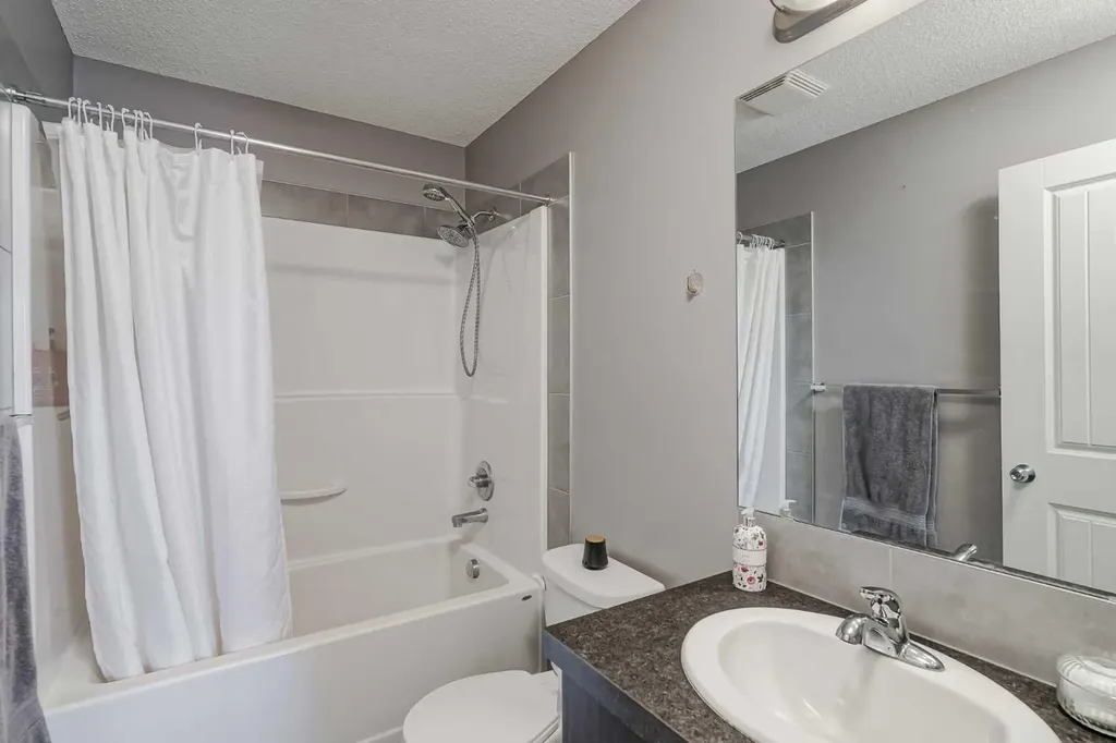 313 Copperpond Landing SE Calgary AB T2Z 1G6