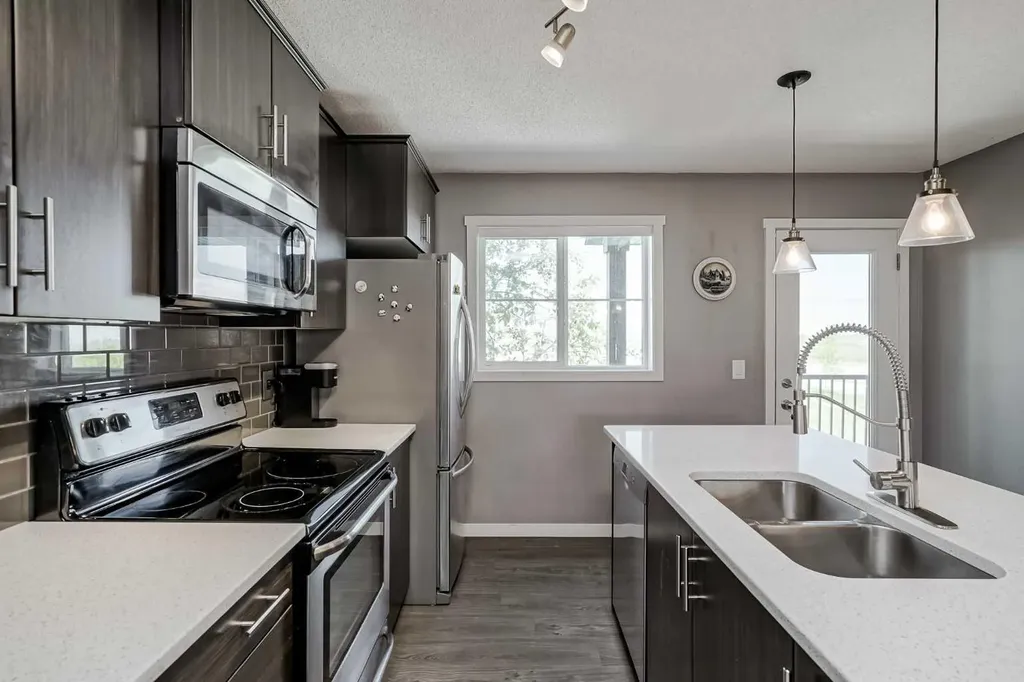 313 Copperpond Landing SE Calgary AB T2Z 1G6