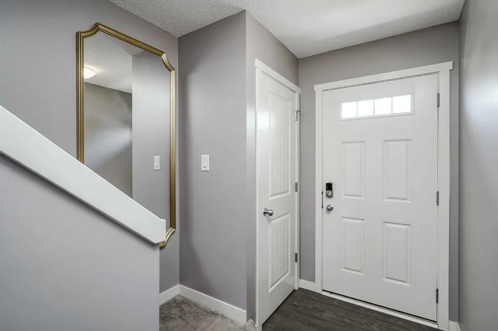 313 Copperpond Landing SE Calgary AB T2Z 1G6