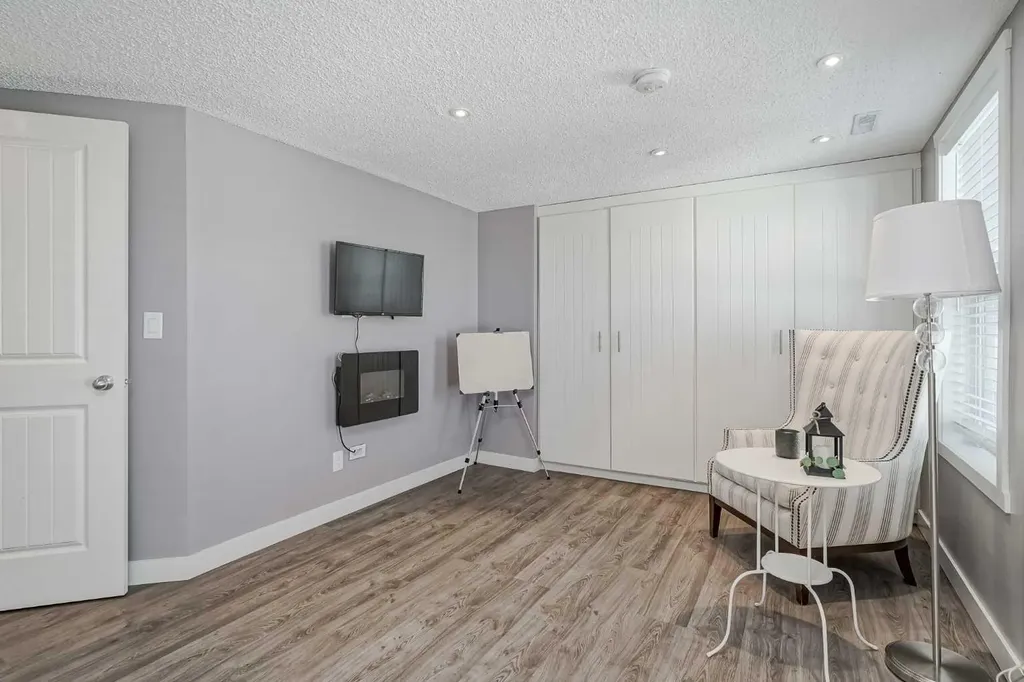 313 Copperpond Landing SE Calgary AB T2Z 1G6
