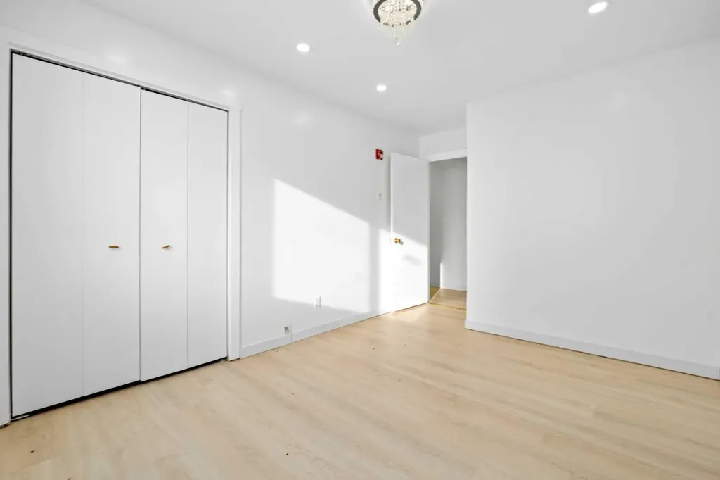 4328 4 Street NW Calgary AB T2K 1A2