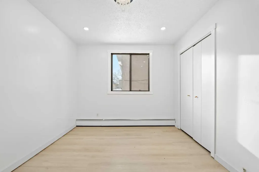 4328 4 Street NW Calgary AB T2K 1A2
