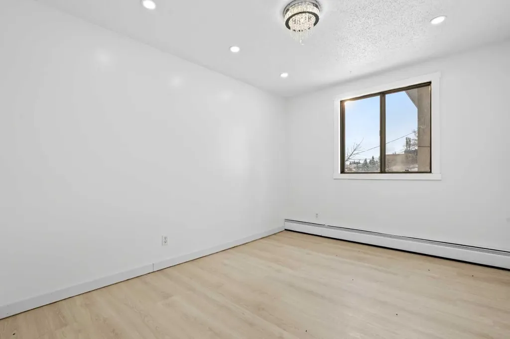 4328 4 Street NW Calgary AB T2K 1A2