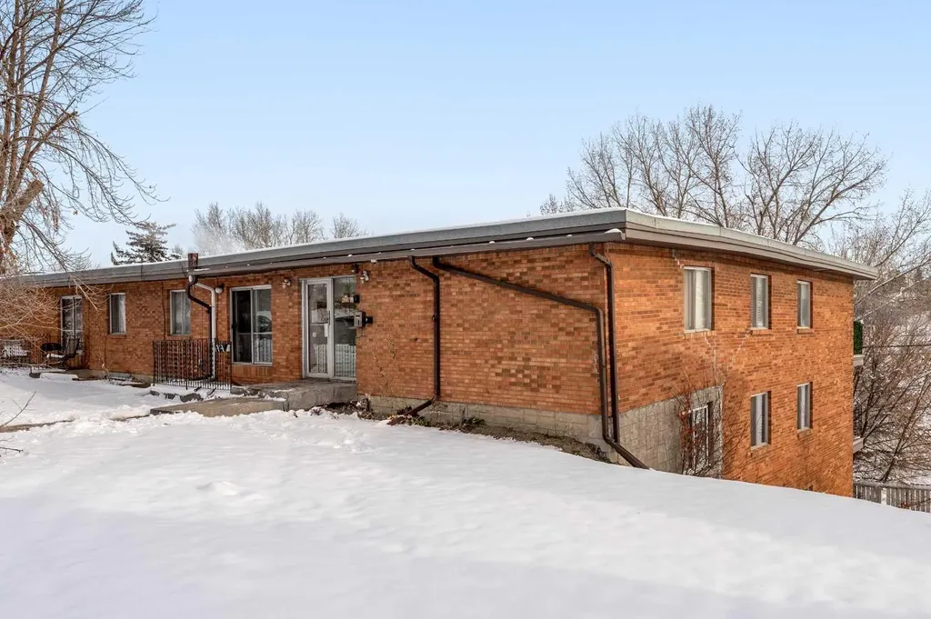 4328 4 Street NW Calgary AB T2K 1A2
