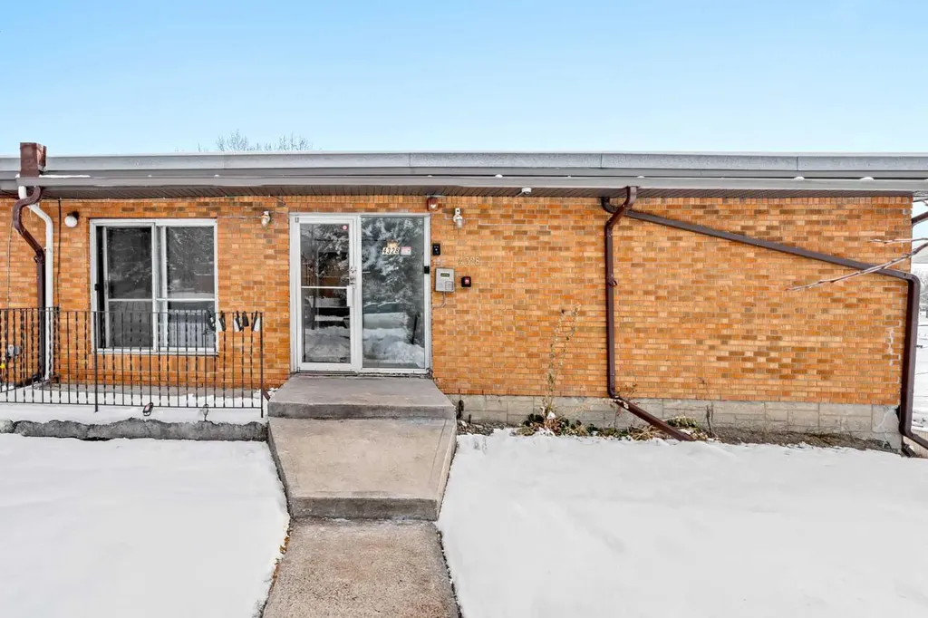 4328 4 Street NW Calgary AB T2K 1A2