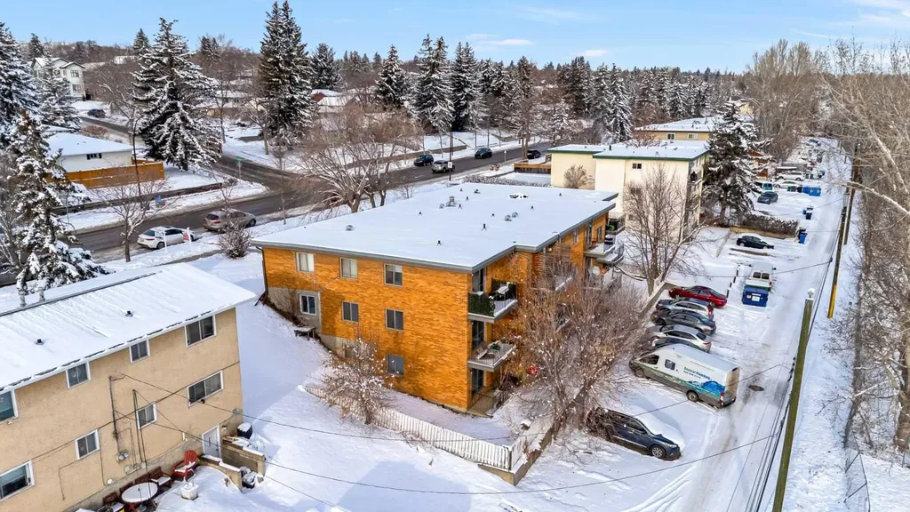 4328 4 Street NW Calgary AB T2K 1A2