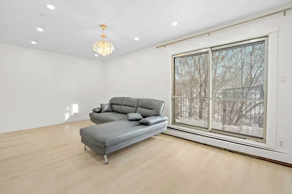 4328 4 Street NW Calgary AB T2K 1A2