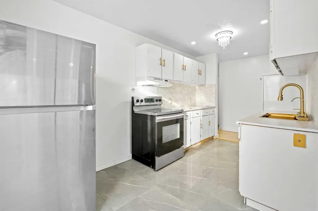 4328 4 Street NW Calgary AB T2K 1A2