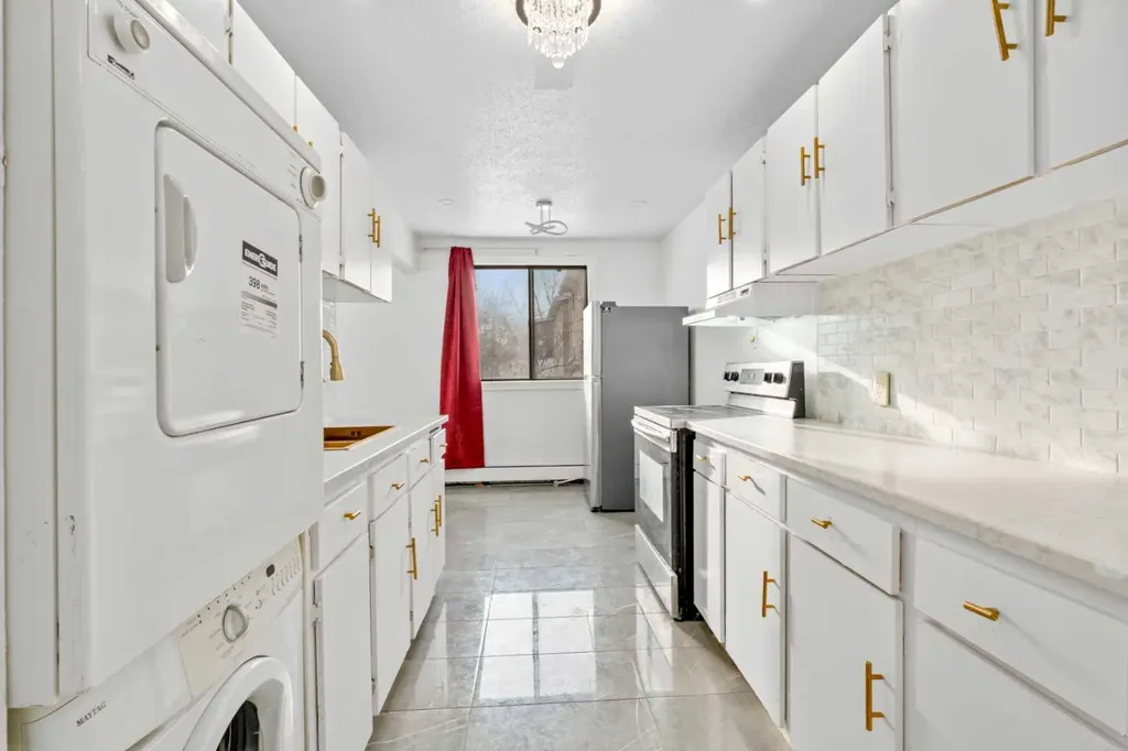 4328 4 Street NW Calgary AB T2K 1A2