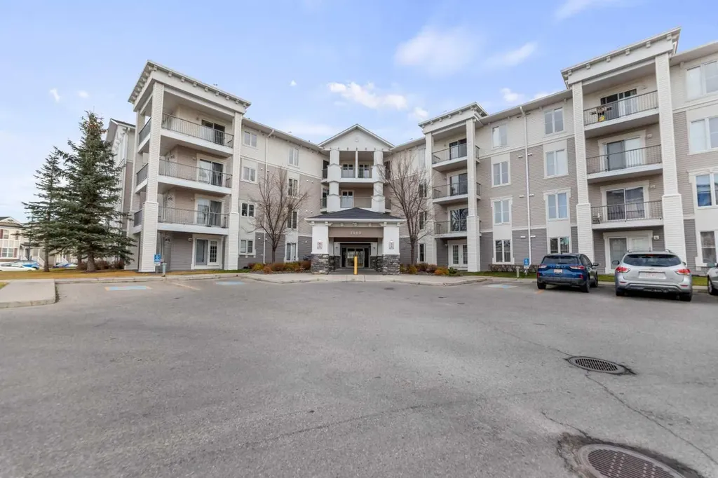 333 Taravista Drive NE Calgary AB T3J 0H4