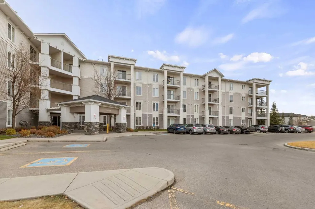 333 Taravista Drive NE Calgary AB T3J 0H4