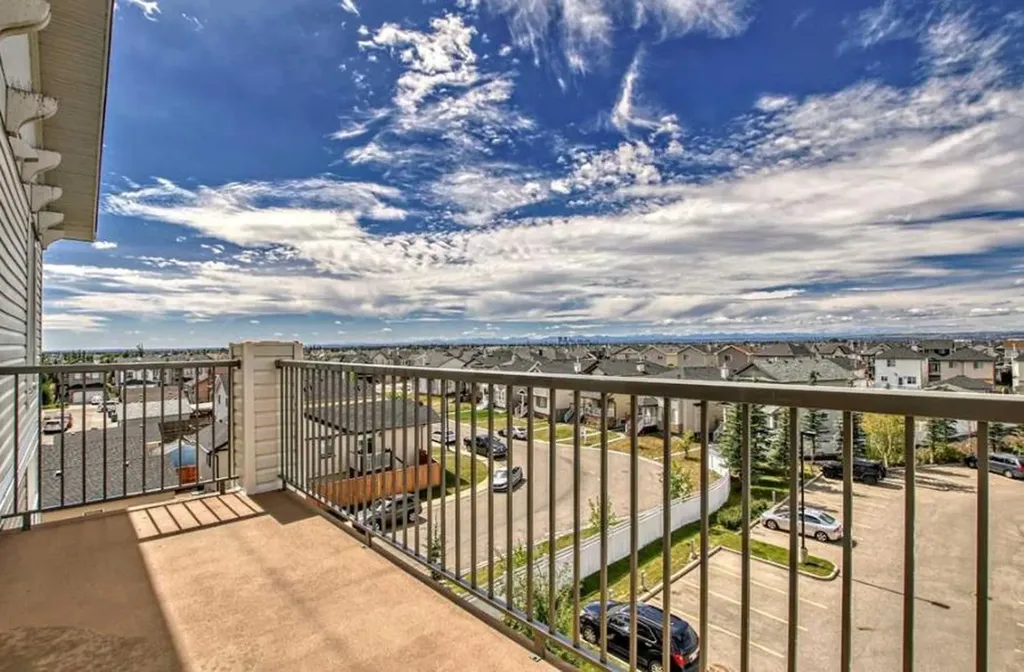 333 Taravista Drive NE Calgary AB T3J 0H4