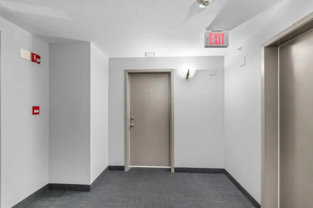 333 Taravista Drive NE Calgary AB T3J 0H4