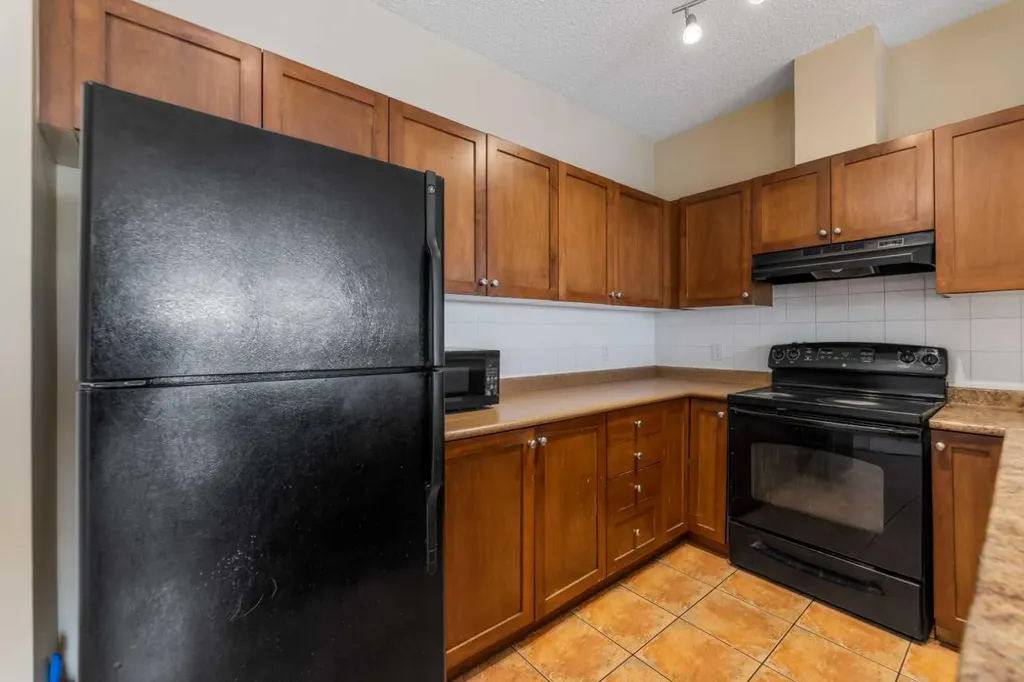 333 Taravista Drive NE Calgary AB T3J 0H4
