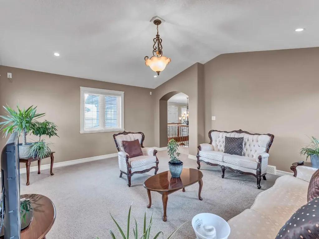 150 Desert Blume Crescent Desert Blume AB T1B 0A4