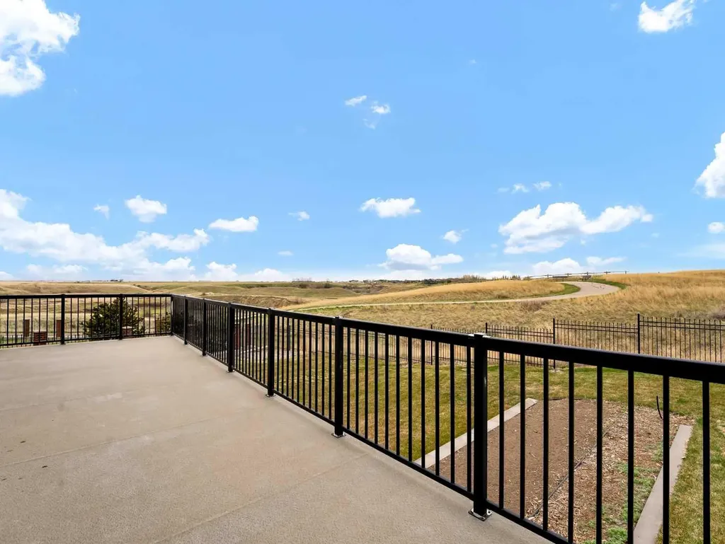 150 Desert Blume Crescent Desert Blume AB T1B 0A4