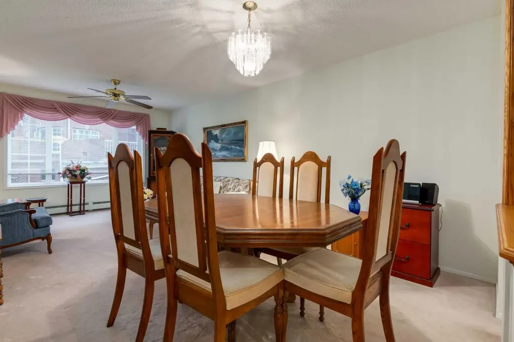 3204 Sienna Park Green SW Calgary AB T3H3N7