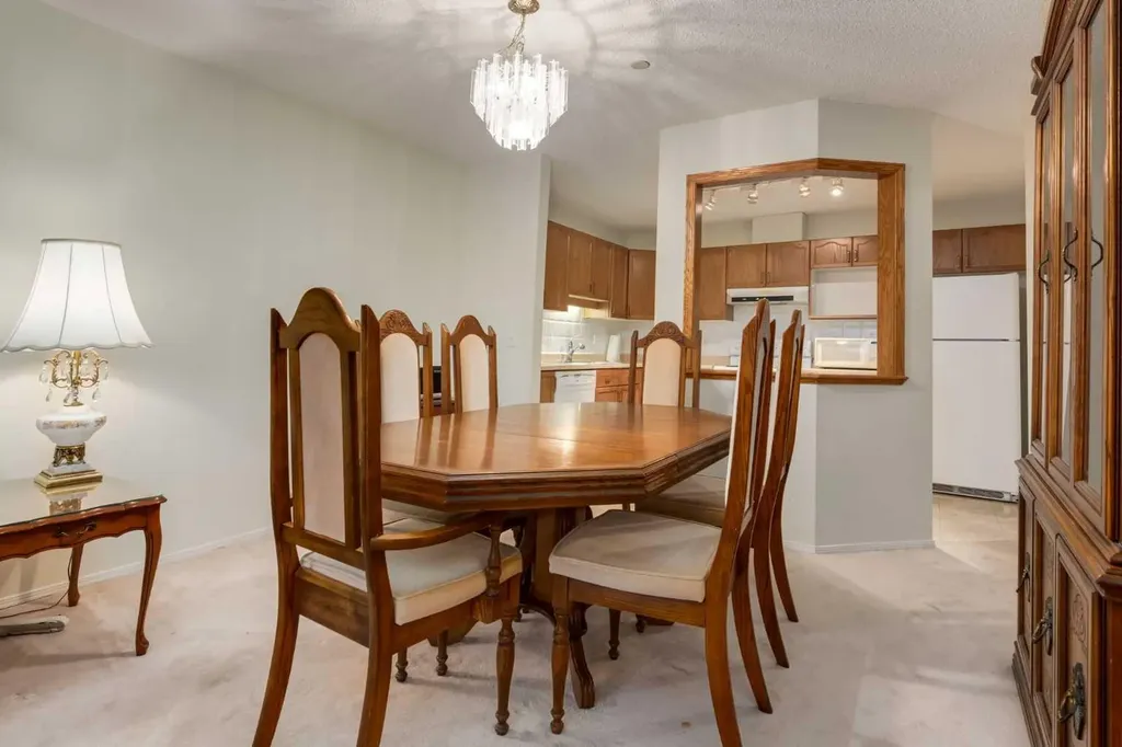 3204 Sienna Park Green SW Calgary AB T3H3N7