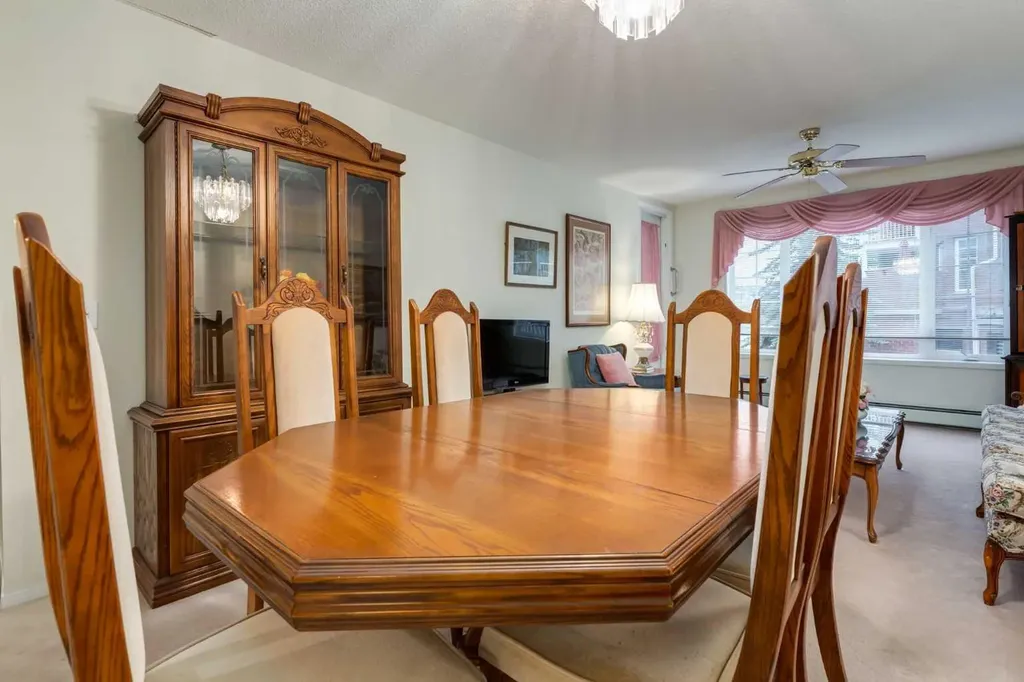 3204 Sienna Park Green SW Calgary AB T3H3N7