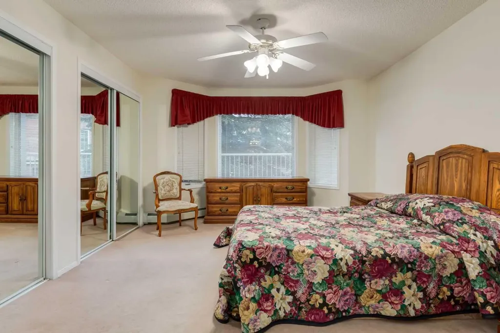 3204 Sienna Park Green SW Calgary AB T3H3N7