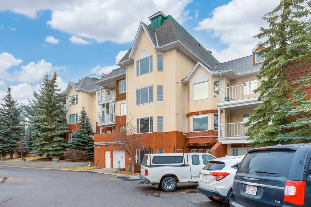 3204 Sienna Park Green SW Calgary AB T3H3N7