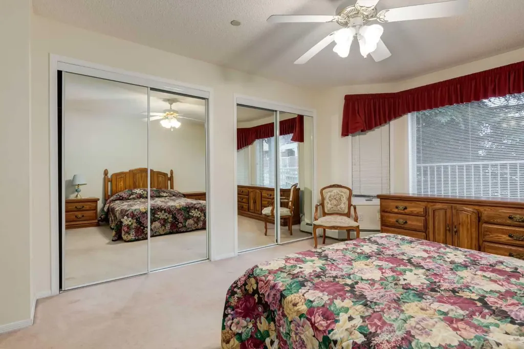 3204 Sienna Park Green SW Calgary AB T3H3N7