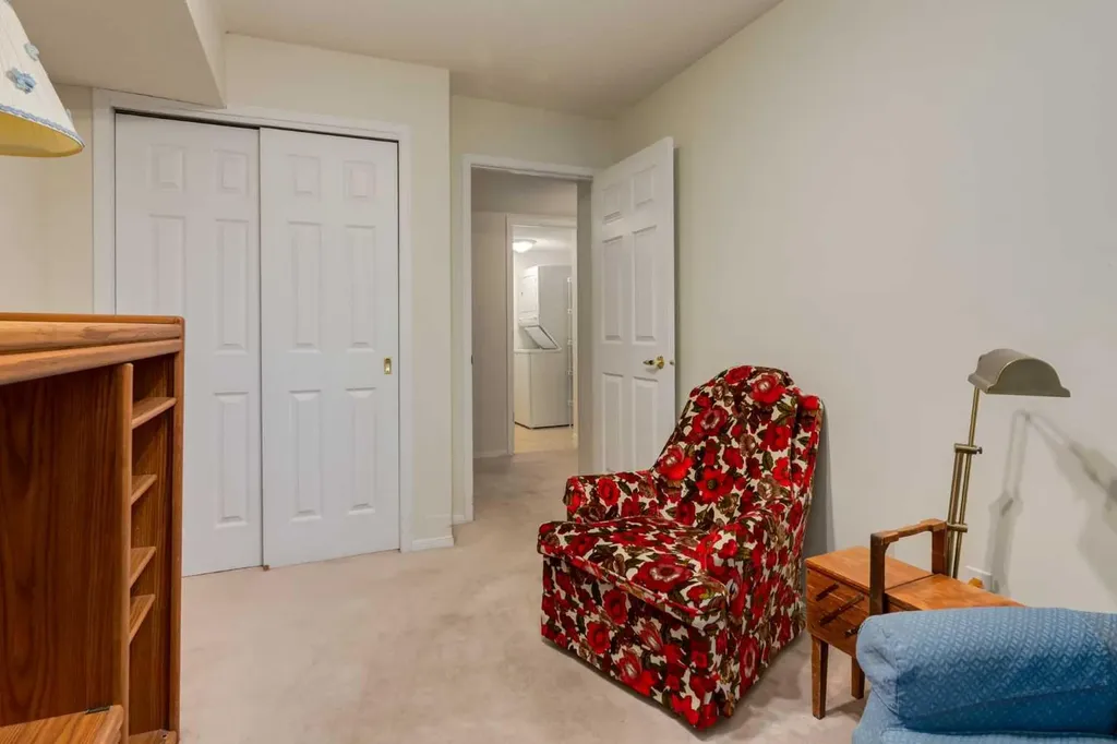 3204 Sienna Park Green SW Calgary AB T3H3N7