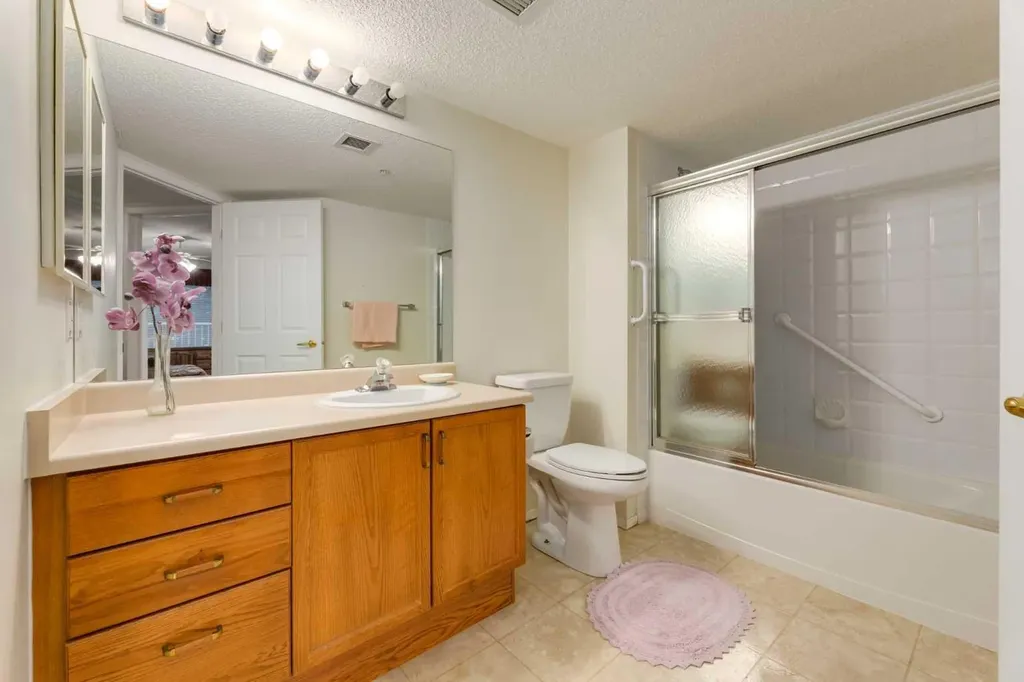 3204 Sienna Park Green SW Calgary AB T3H3N7